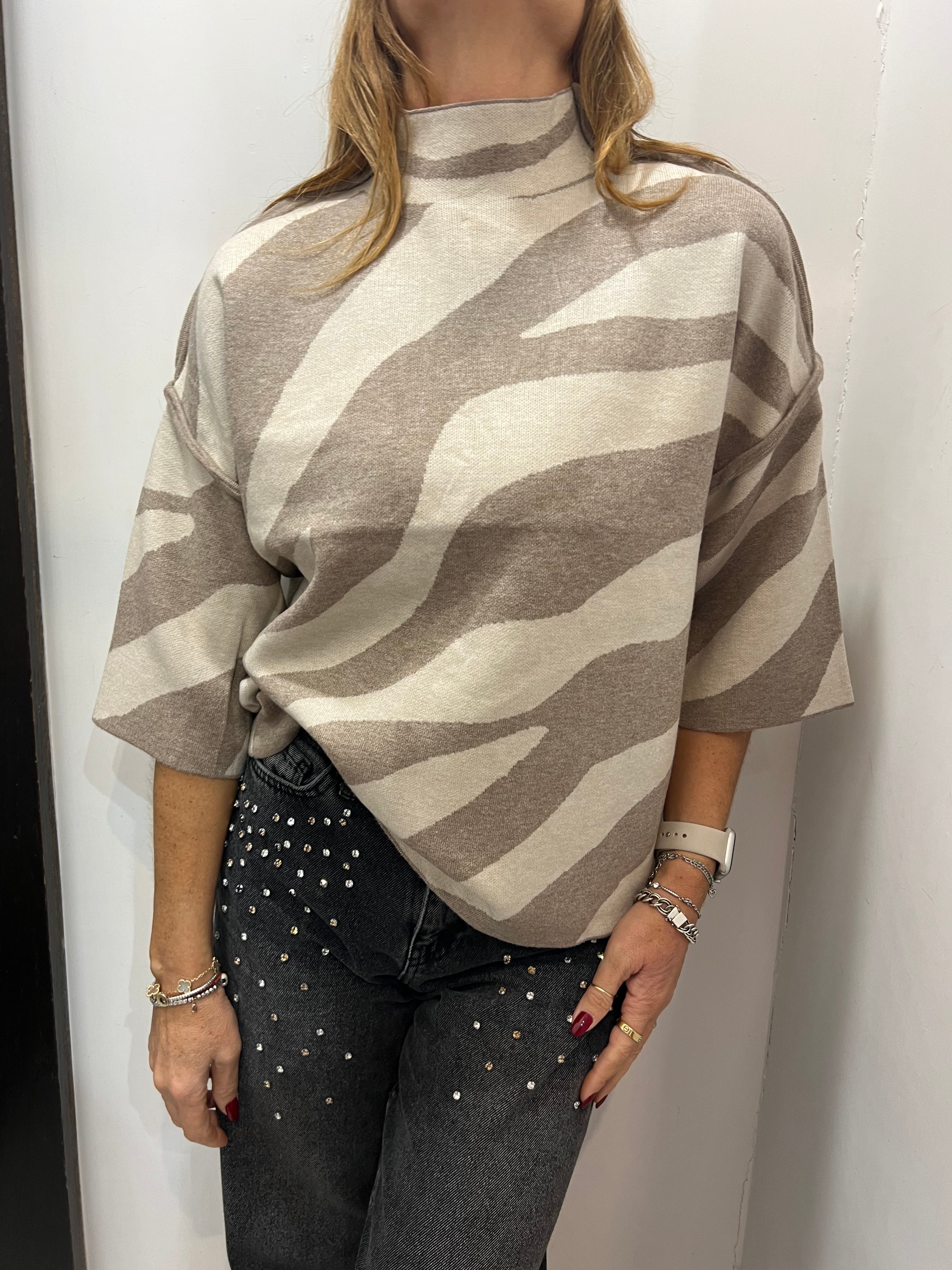 Maglia stile cappa con mezzo collo fantasia Emisphere