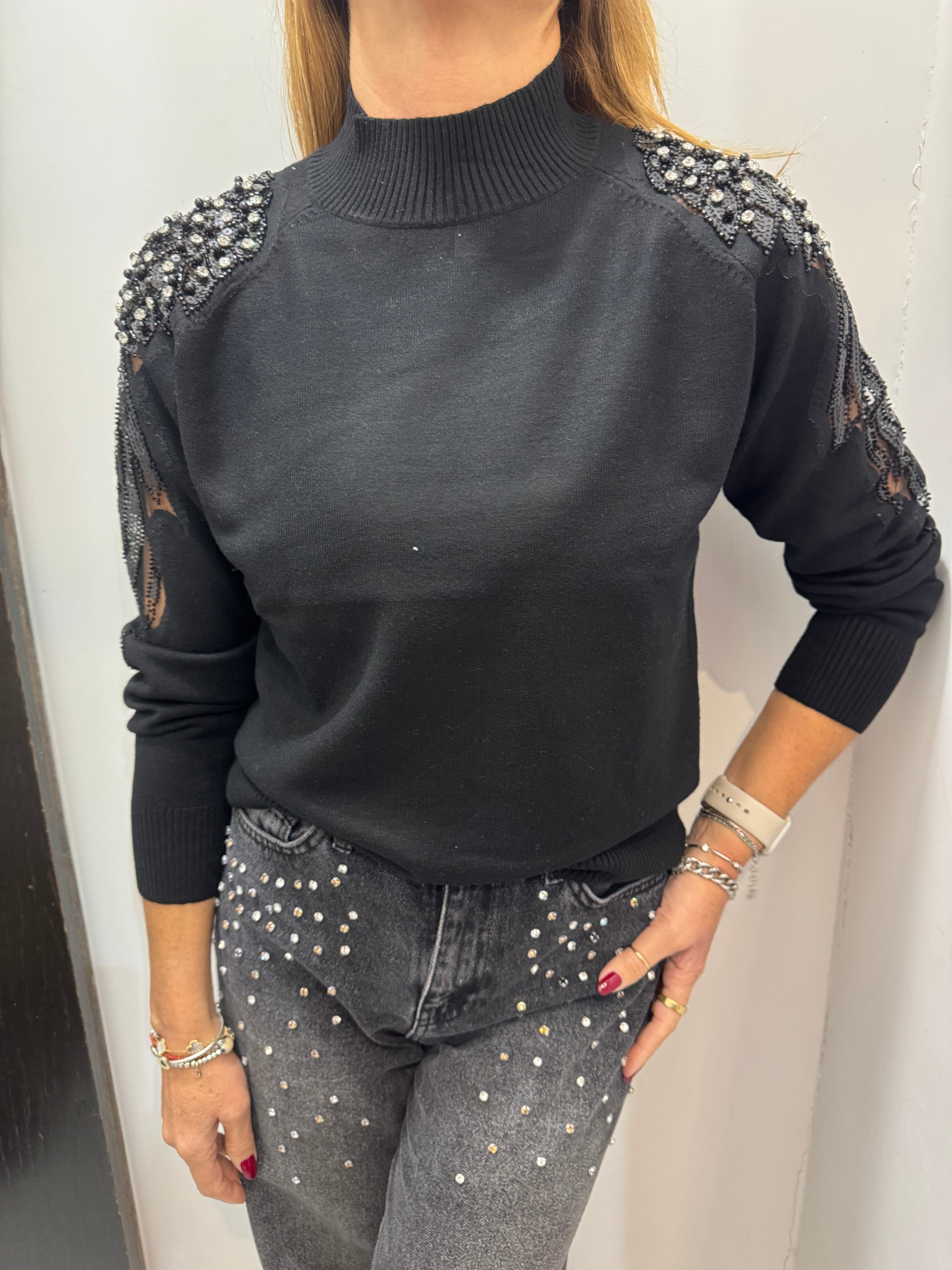 Maglia con applicazioni e paillettes sulle spalle Emisphere