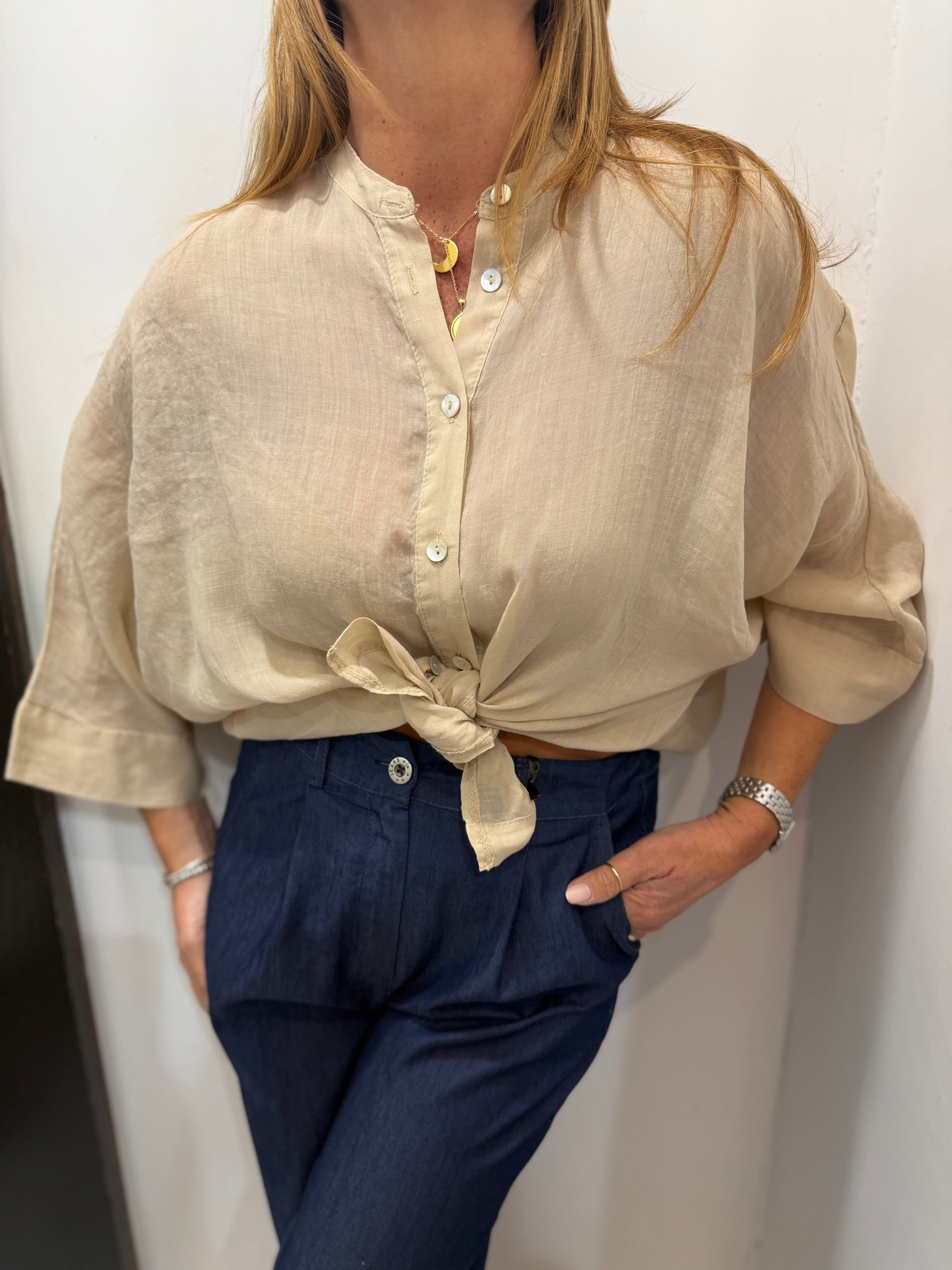 Camicia con manica 3/4 e nodo frontale Emisphere