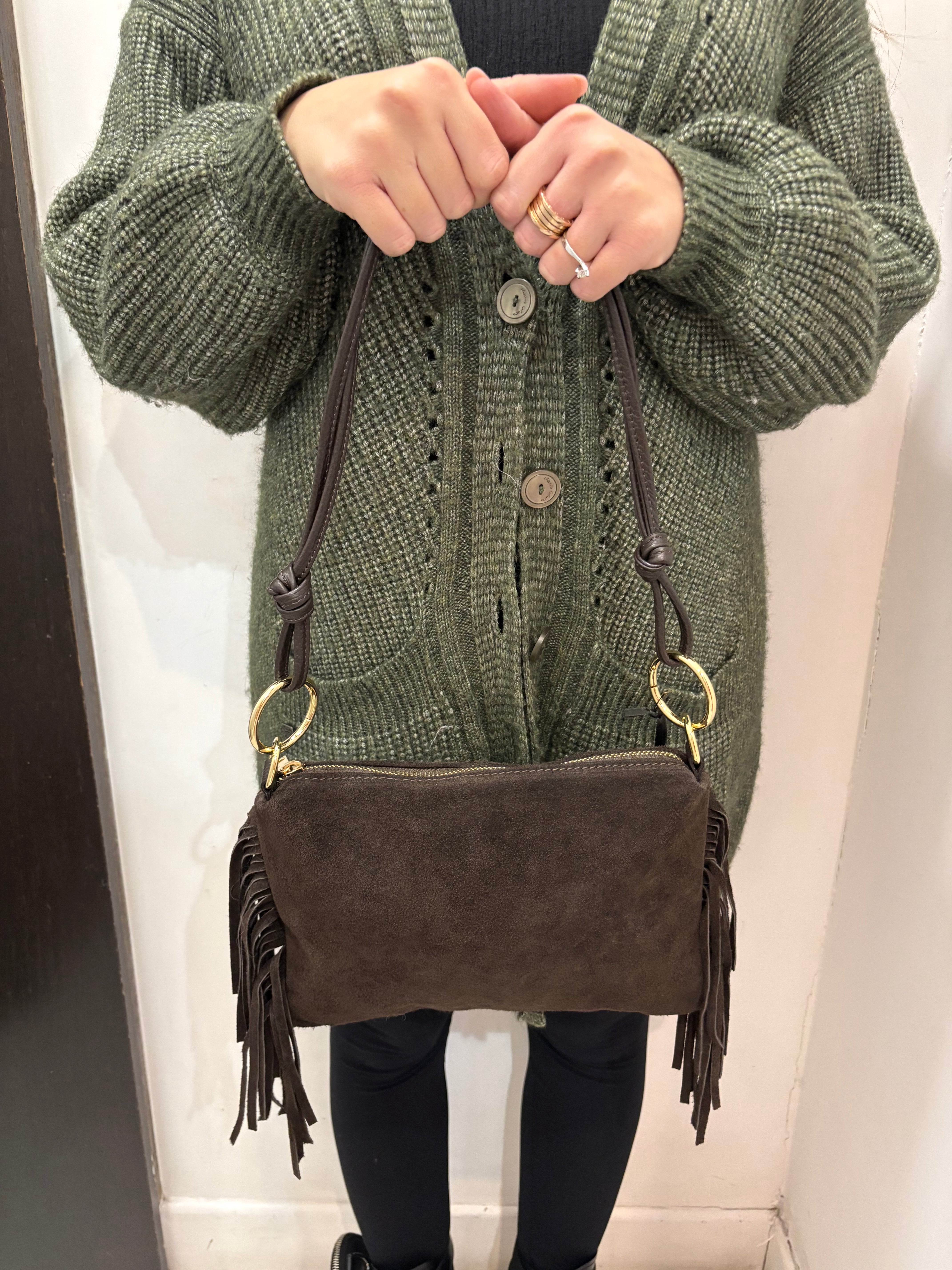 Borsa in camoscio con frange laterali e tracolla regolabile Emisphere