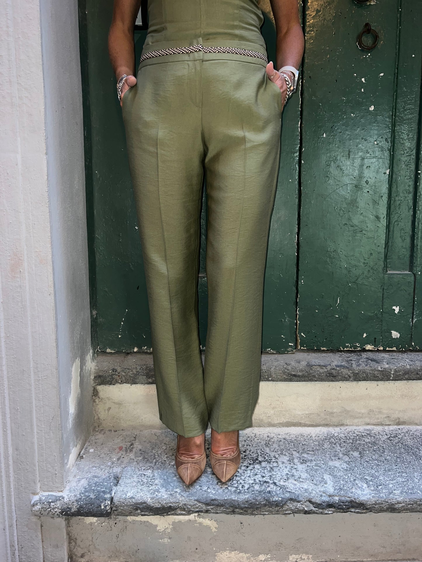 Pantalone basic in crepe viscosa con piping tecnico Hanita