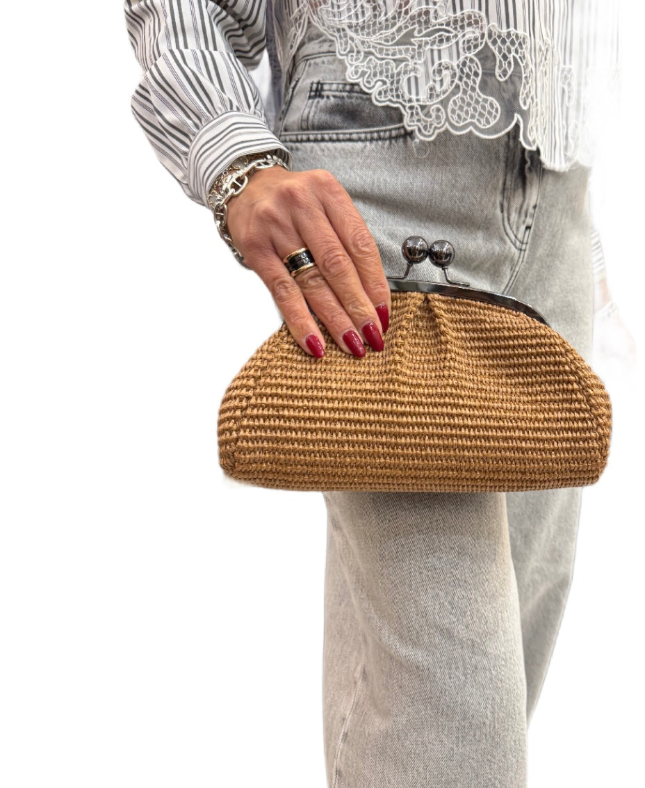 Mini clutch in rafia