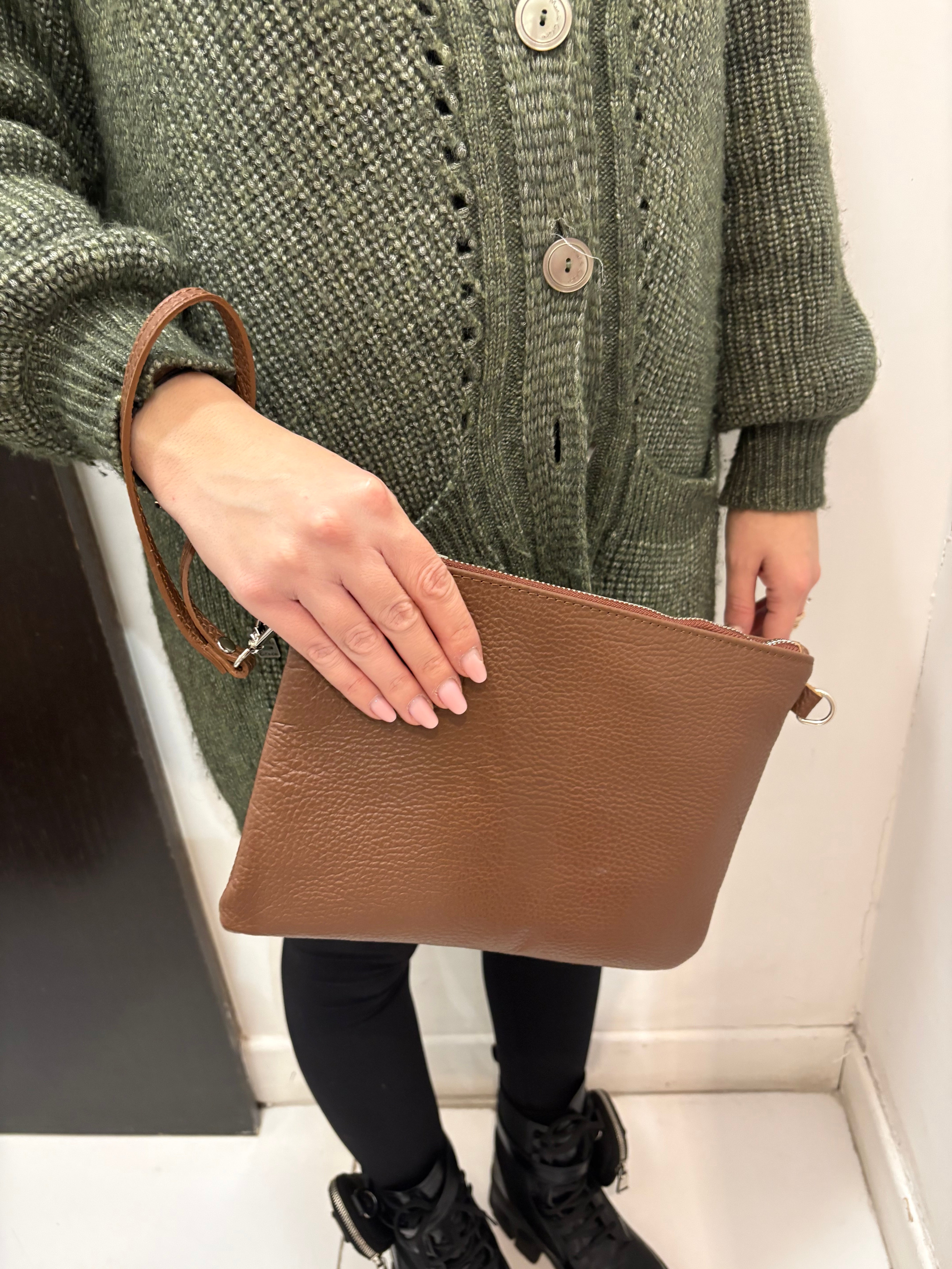 Pochette in pelle con tracolla Emisphere