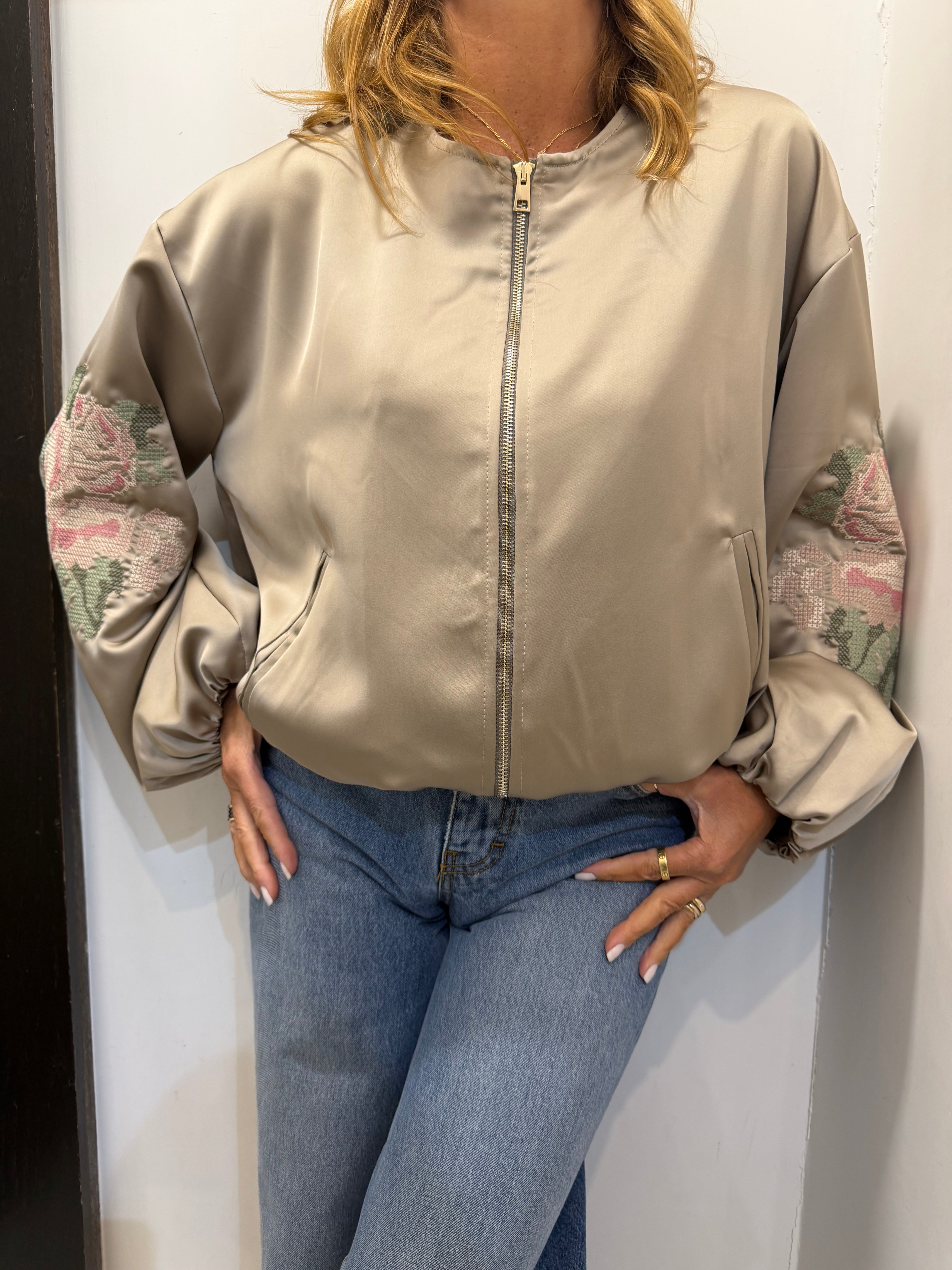 Bomber satin con patchwork