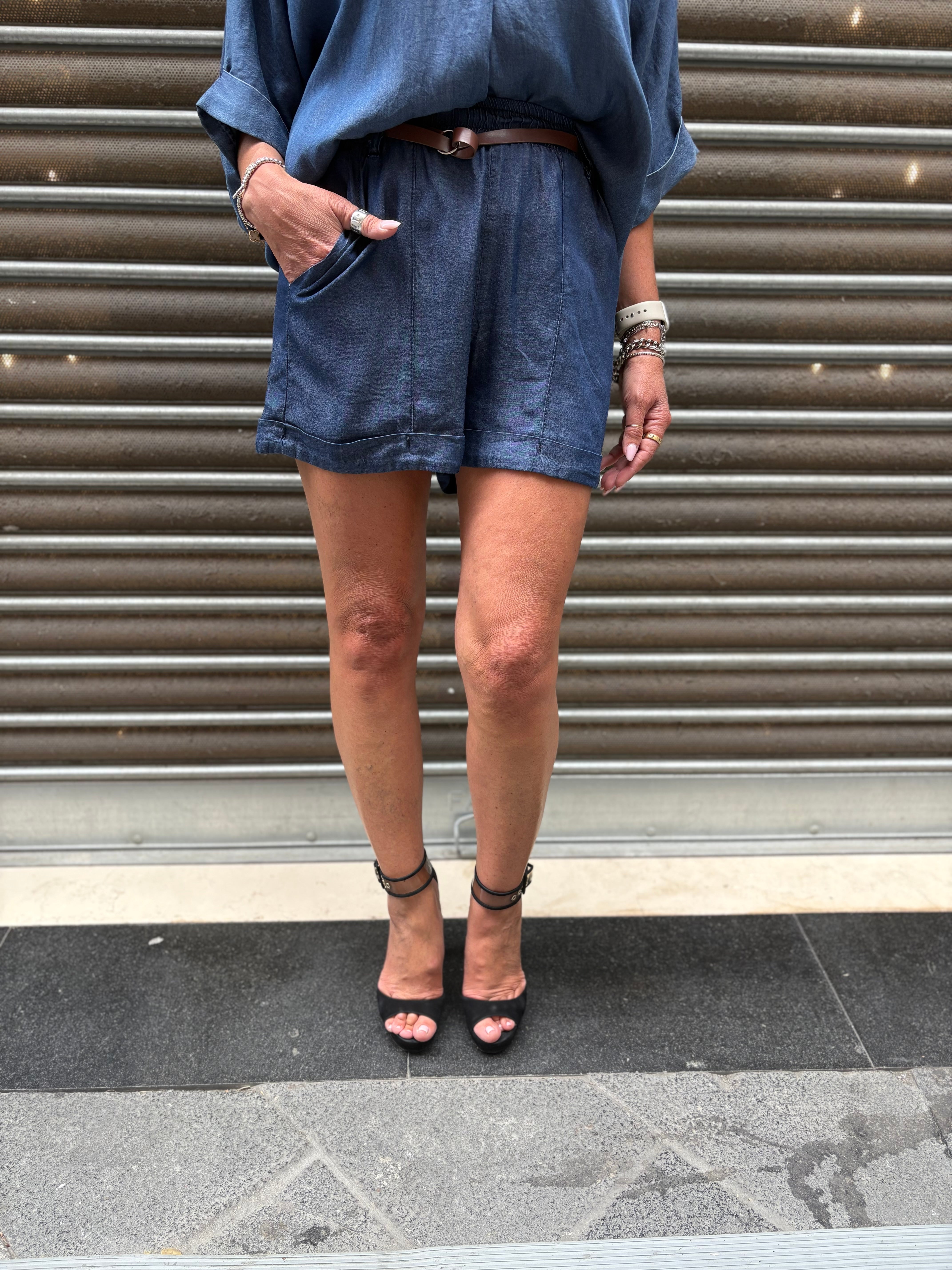 Shorts con cintura e tasche Please