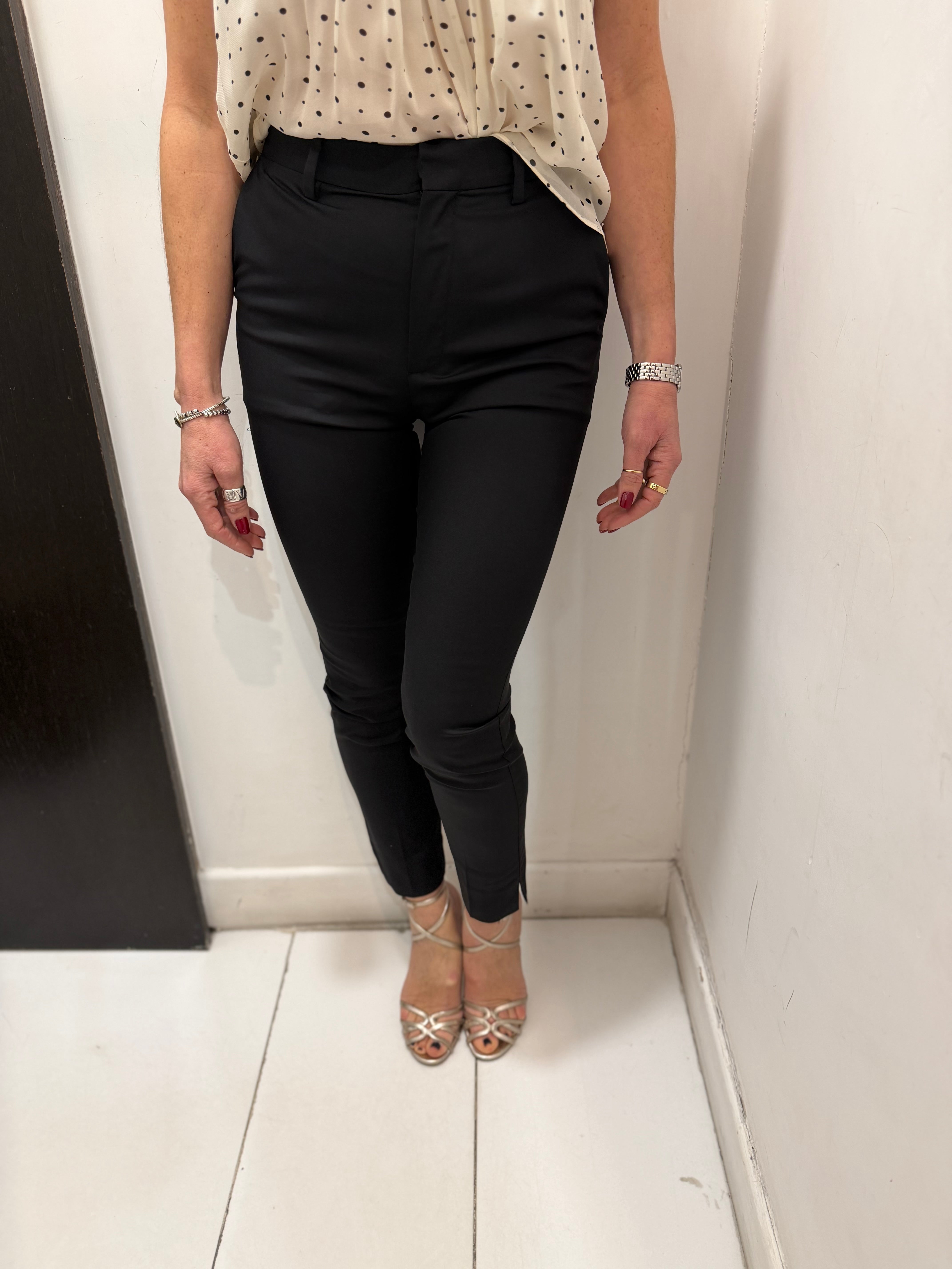 Pantalone con elastico interno e spacchetti Hanita