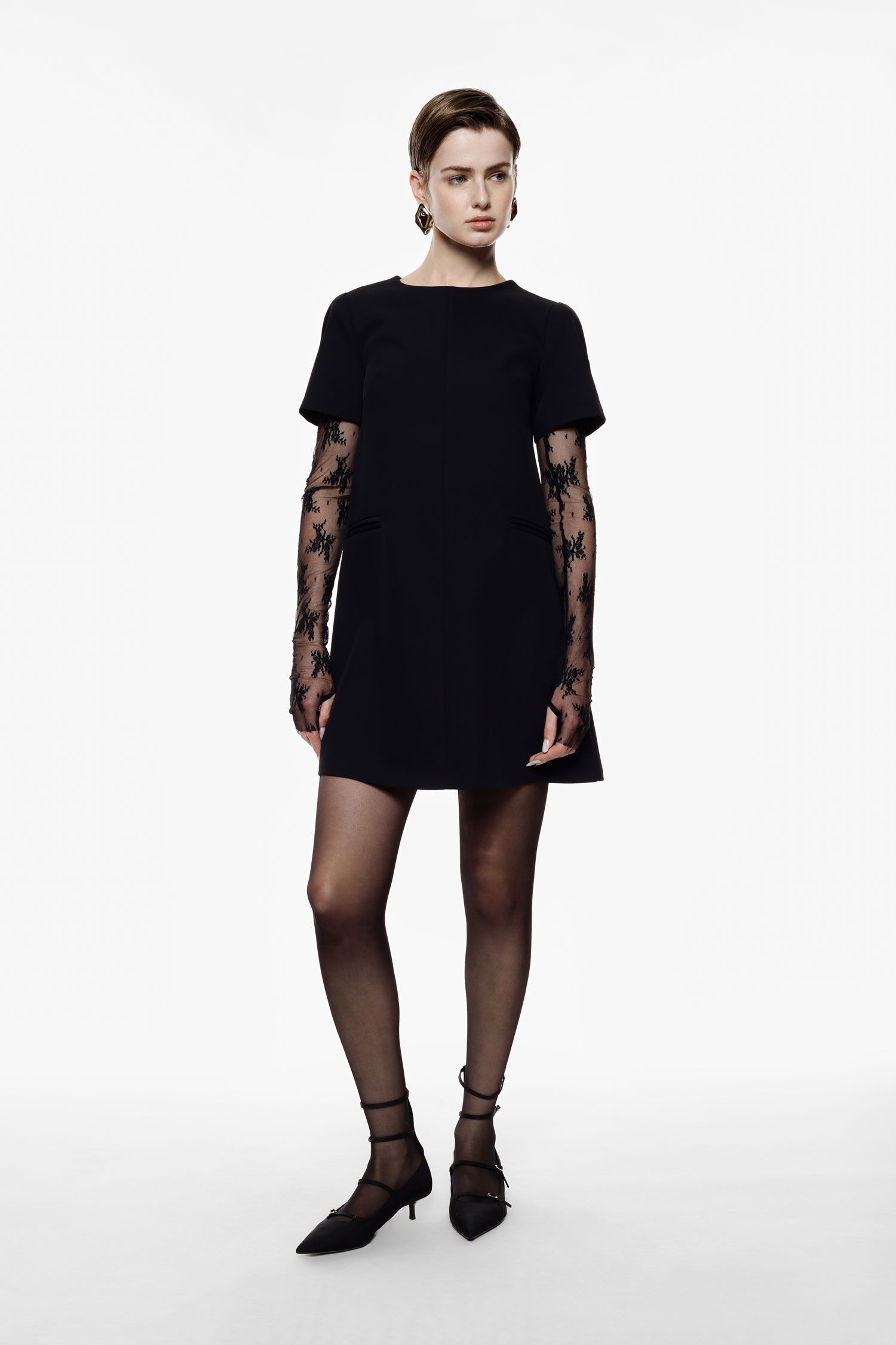 Abito corto con maniche corte e applicazioni in pizzo Imperial