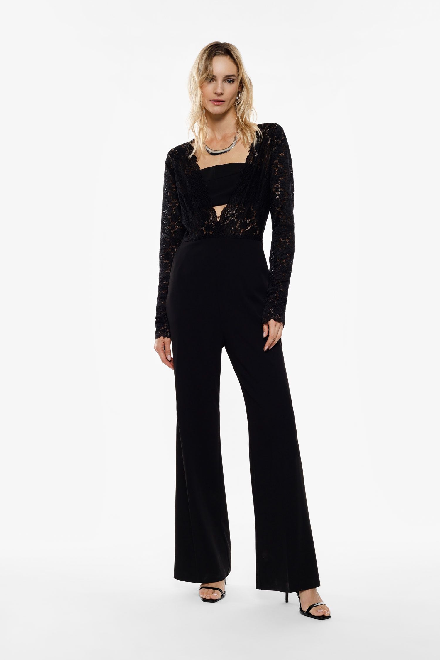 Jumpsuit lungo con pizzo e scollo a v Imperial