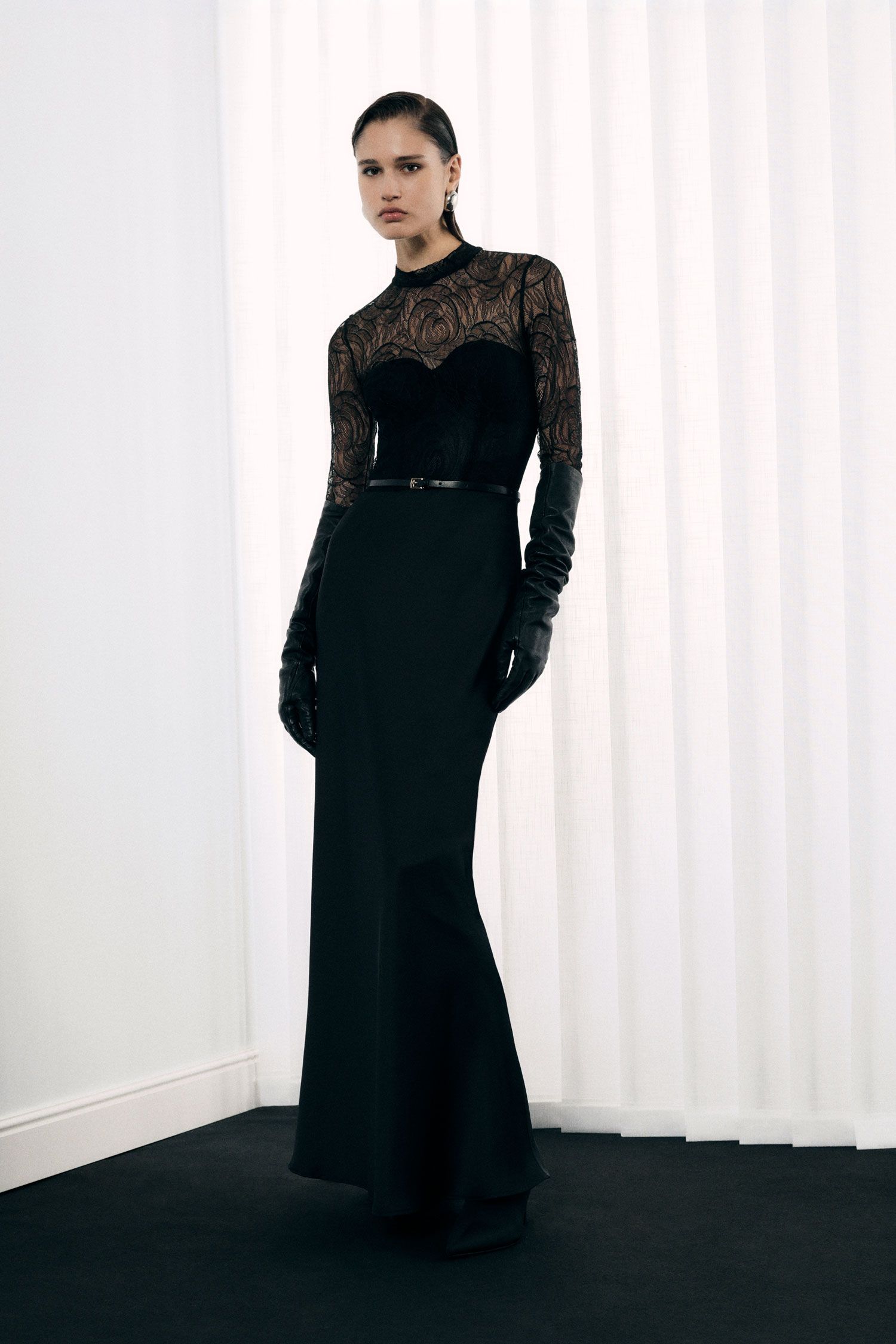 Abito lungo con bustier e maniche in pizzo Imperial