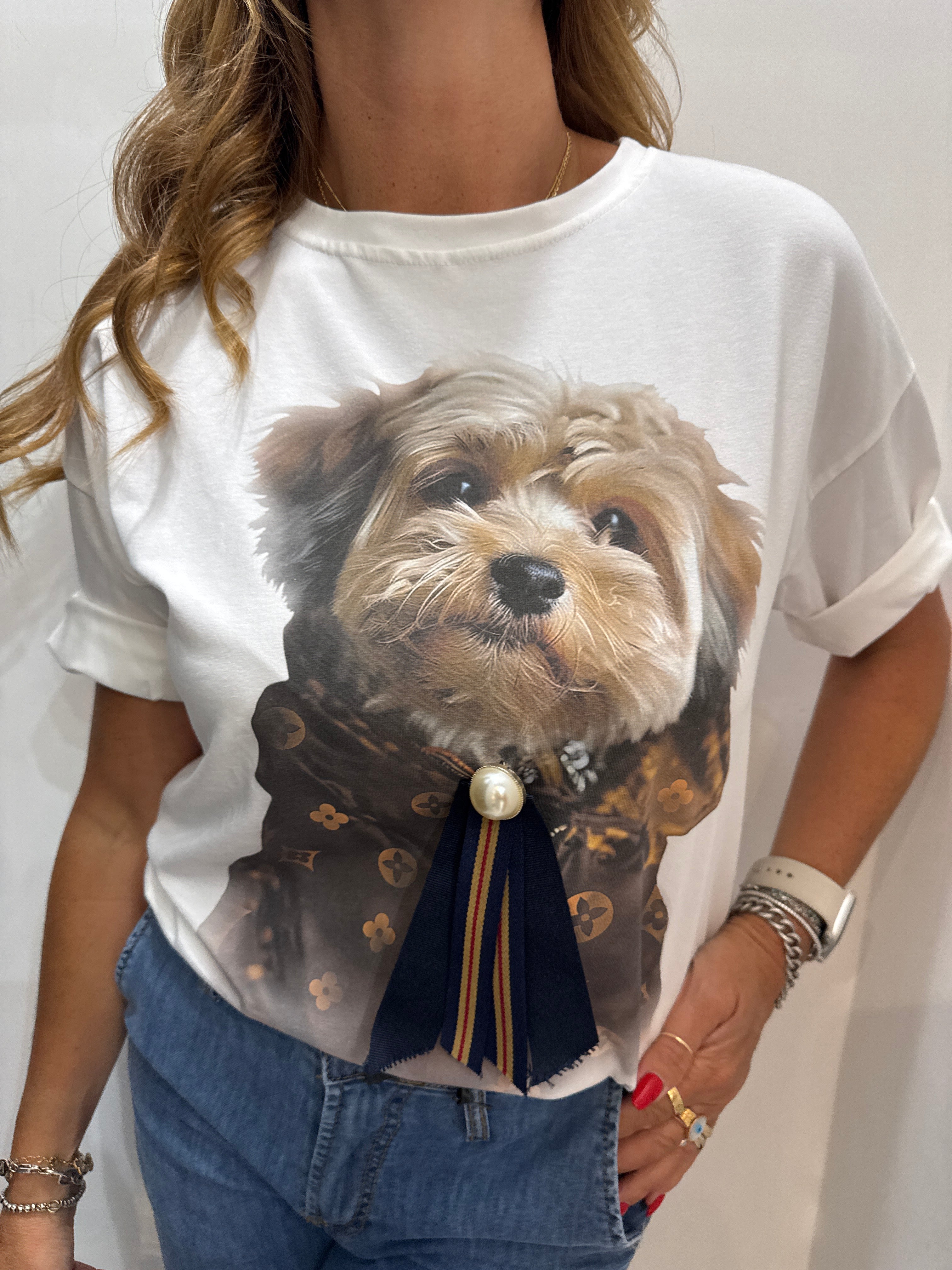 T-shirt con cane e spilla Emisphere