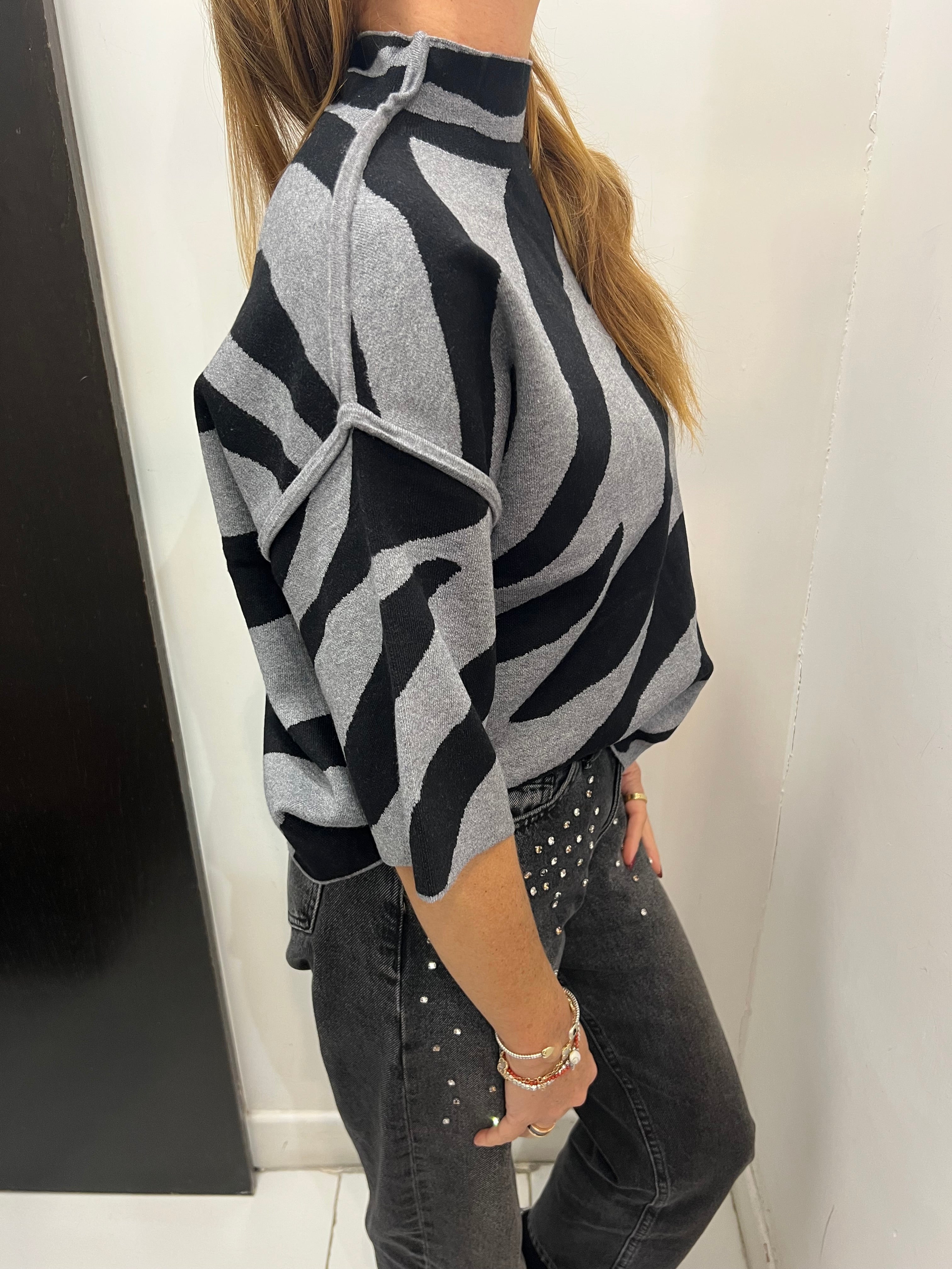 Maglia stile cappa con mezzo collo fantasia Emisphere