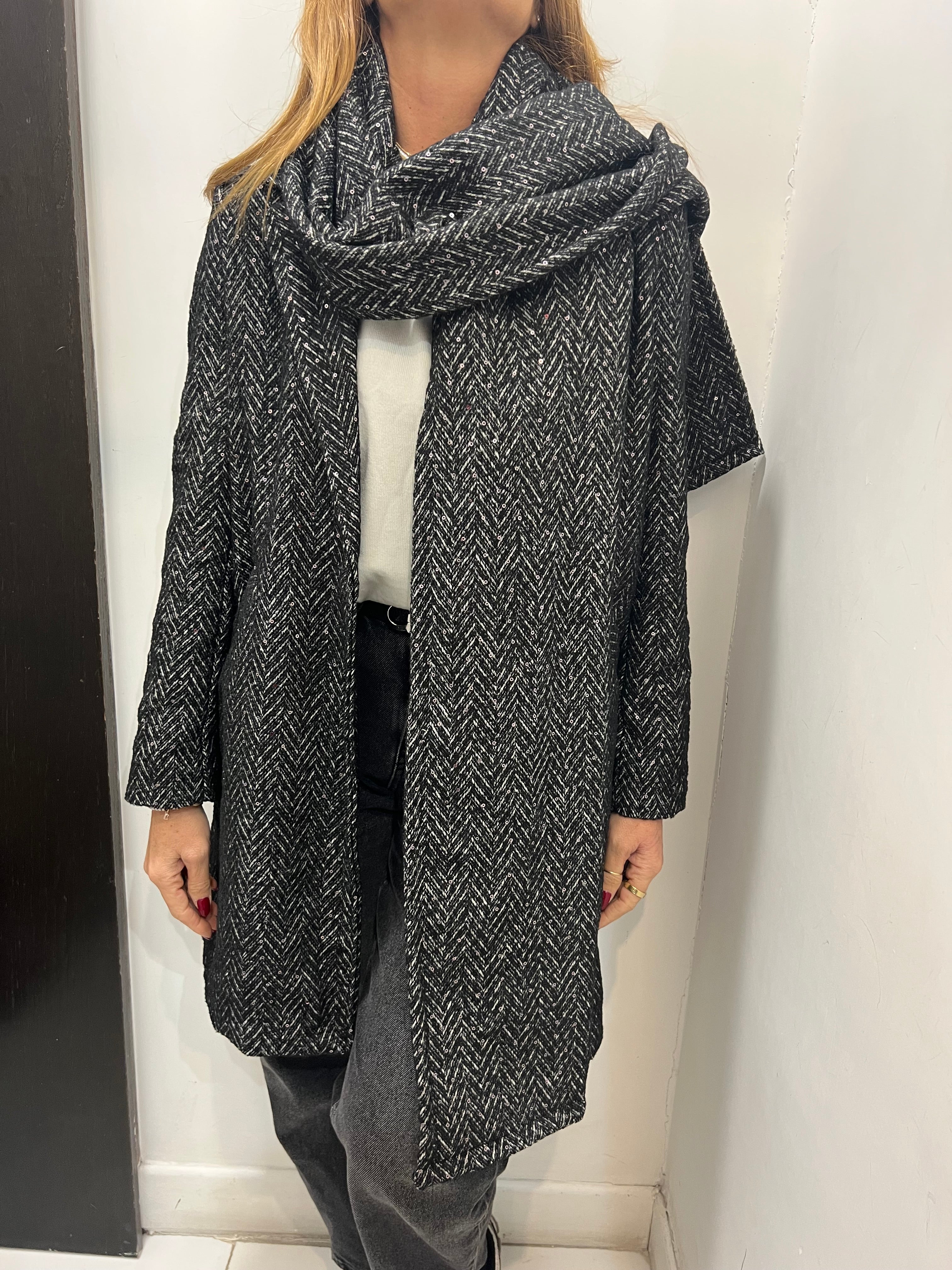 Cappotto chevron con micro paillettes con sciarpa coordinata staccabile Emisphere