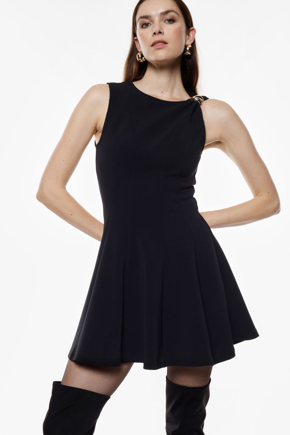 Abito corto svasato con scollo tondo e dettaglio fibbia Imperial