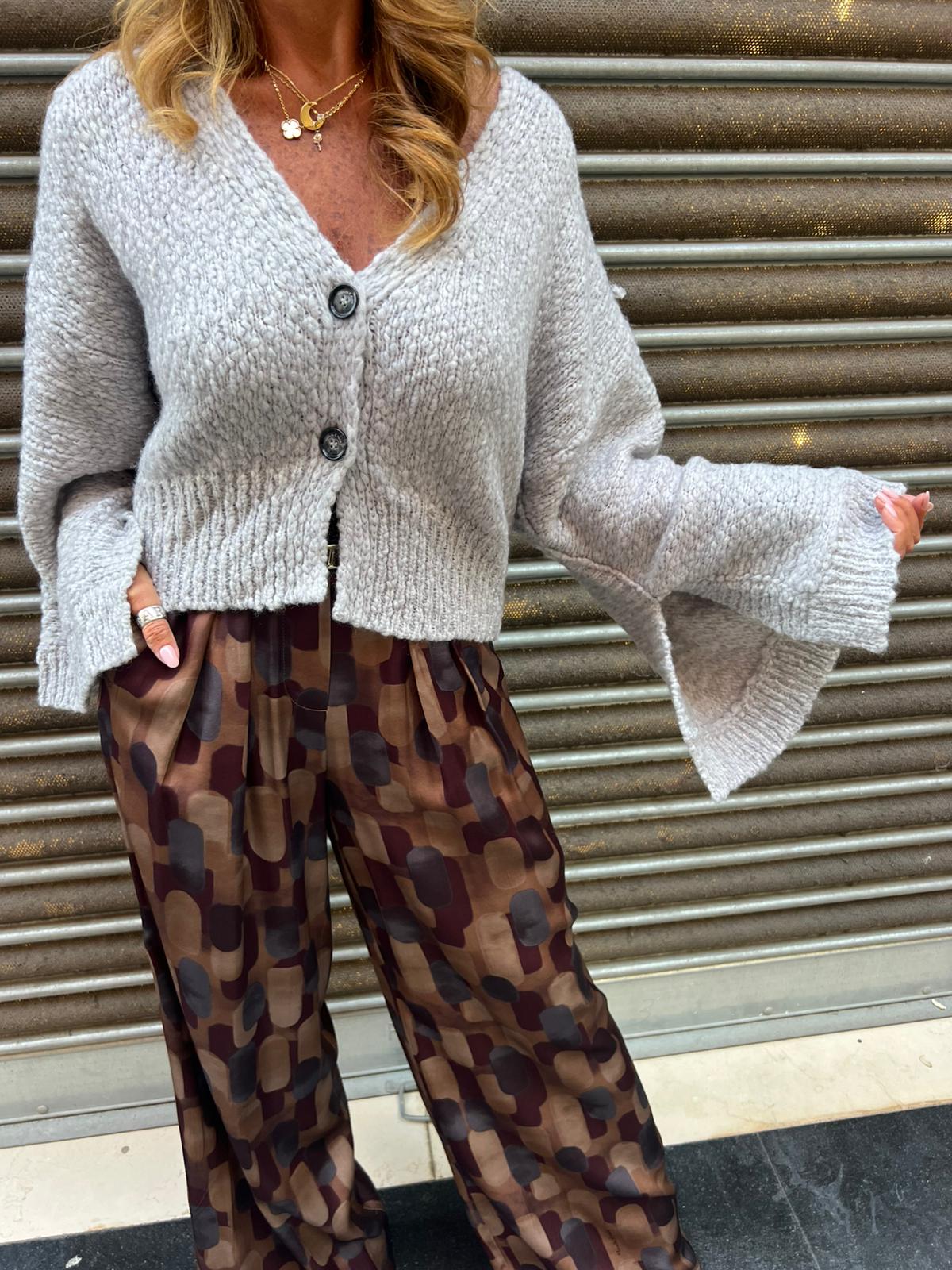 Cardigan corto over Manila Grace