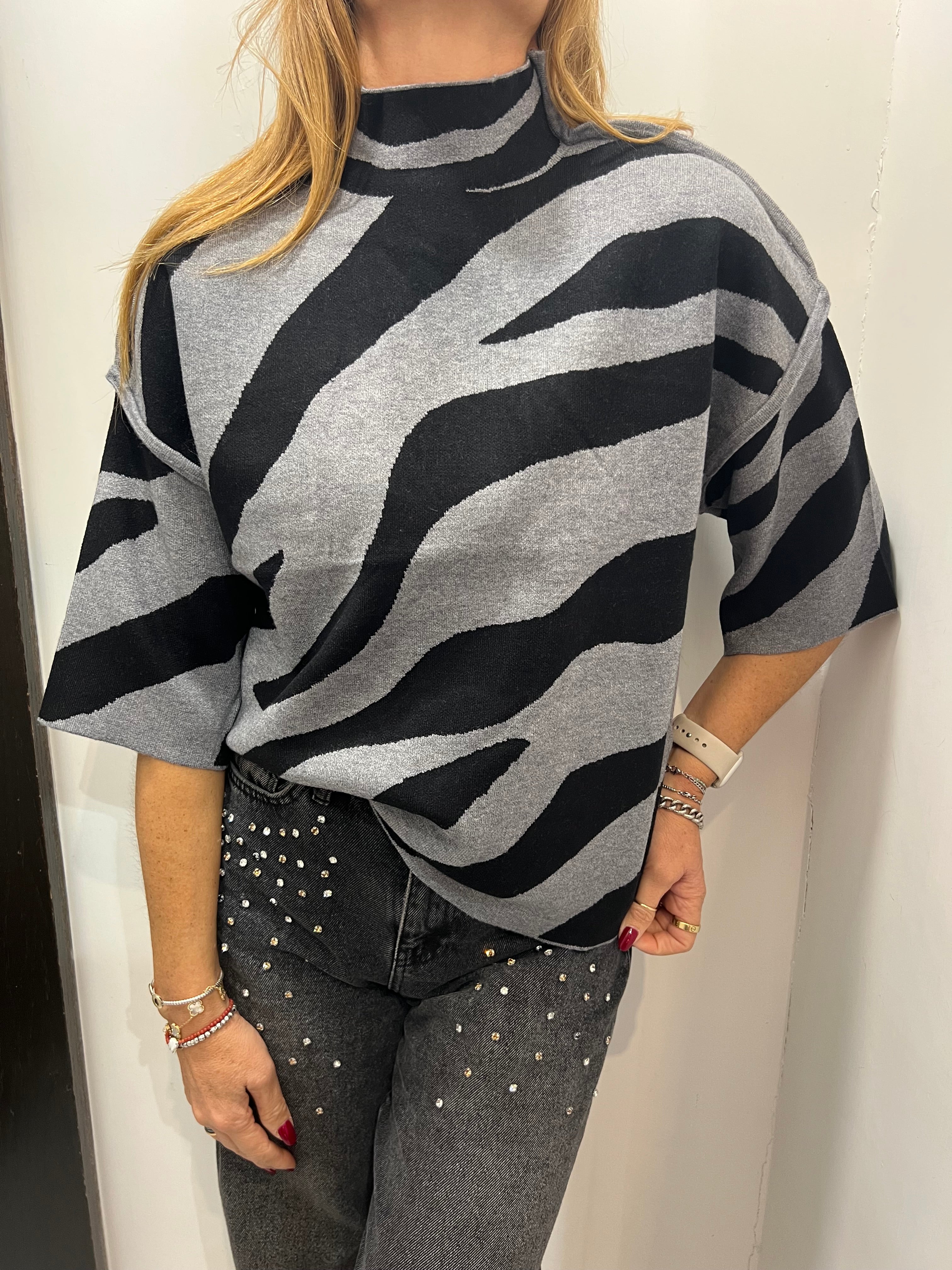 Maglia stile cappa con mezzo collo fantasia Emisphere