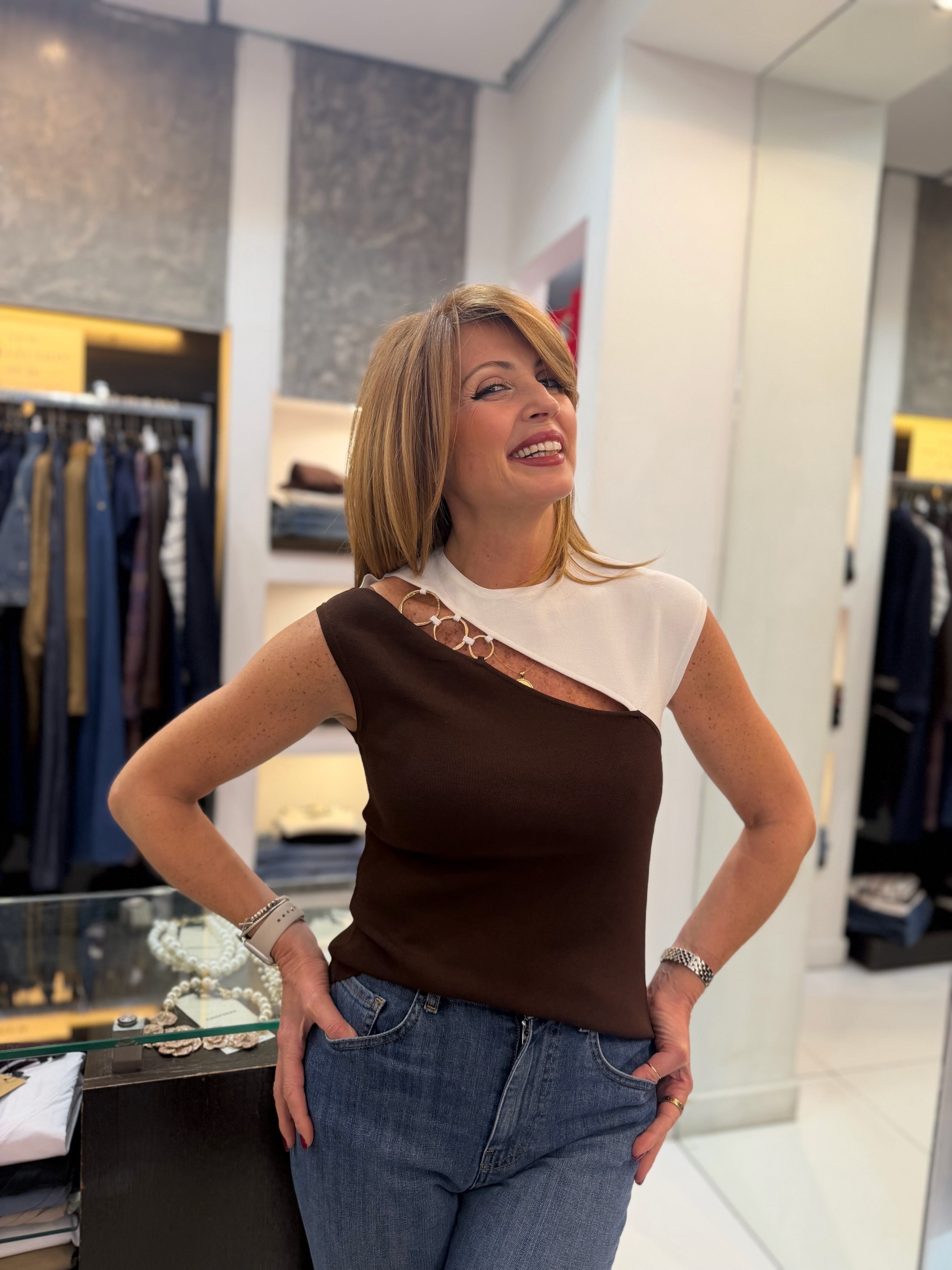 Top asimmetrico con catena decorativa Kaos Donna