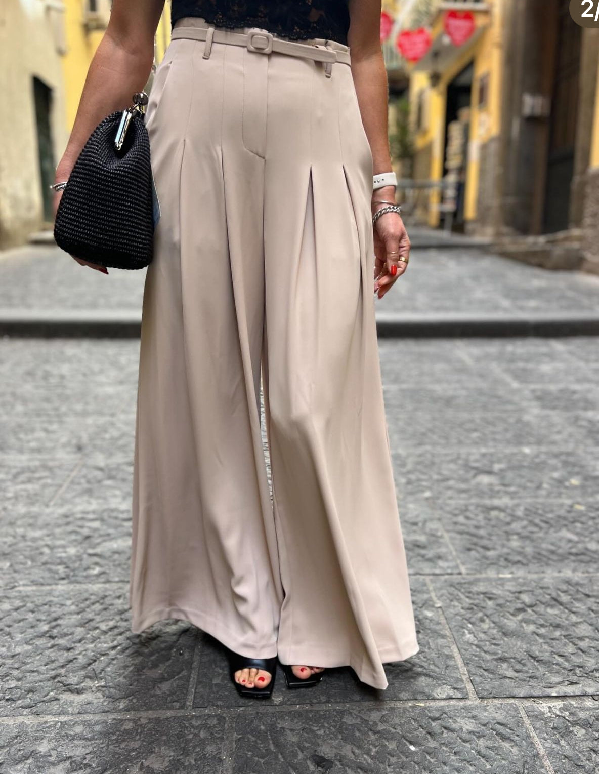 Pantaloni a palazzo monocolour con pinces e cintura sottile Imperial