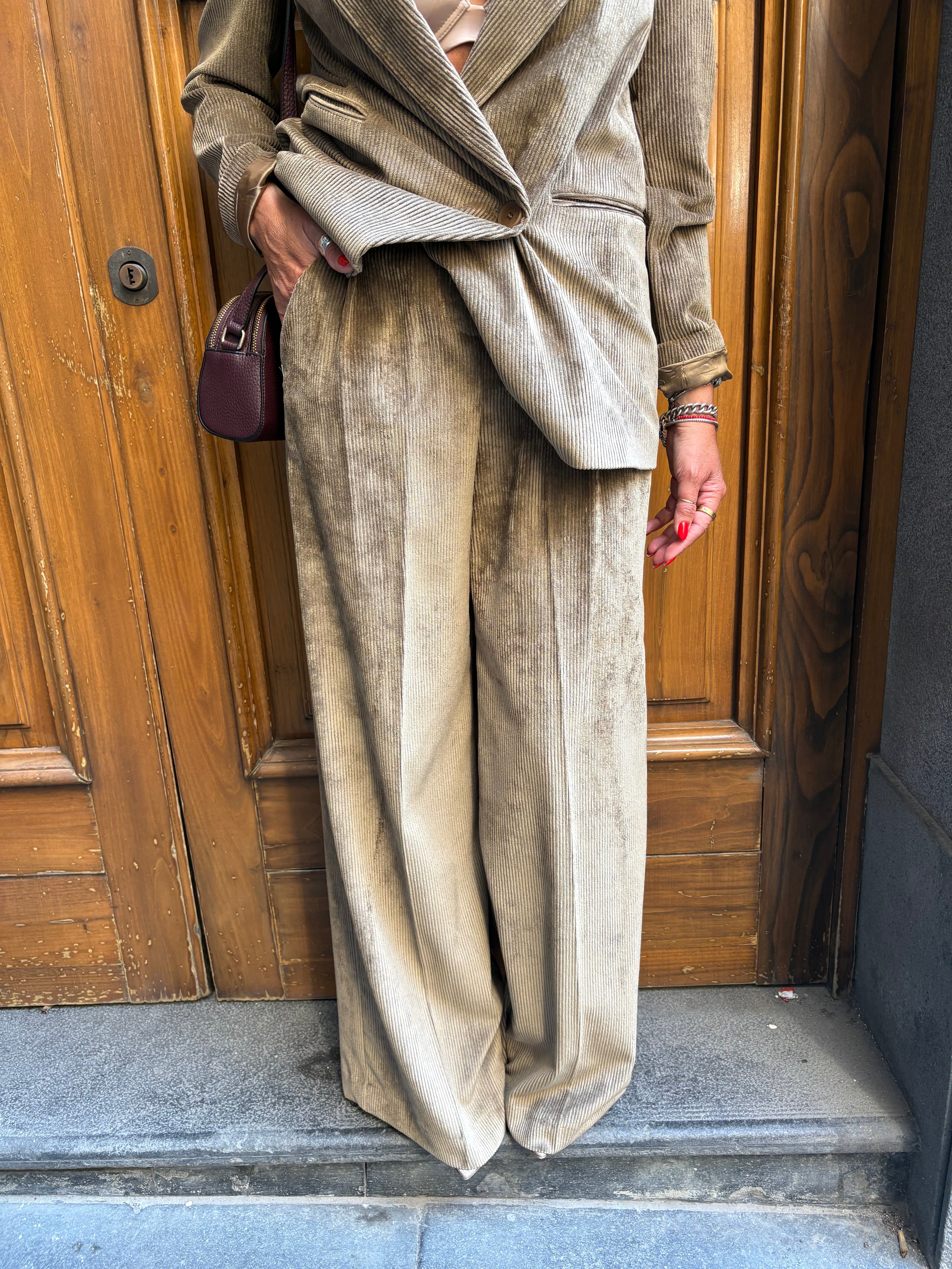 Pantalone straight in velluto a coste Manila Grace