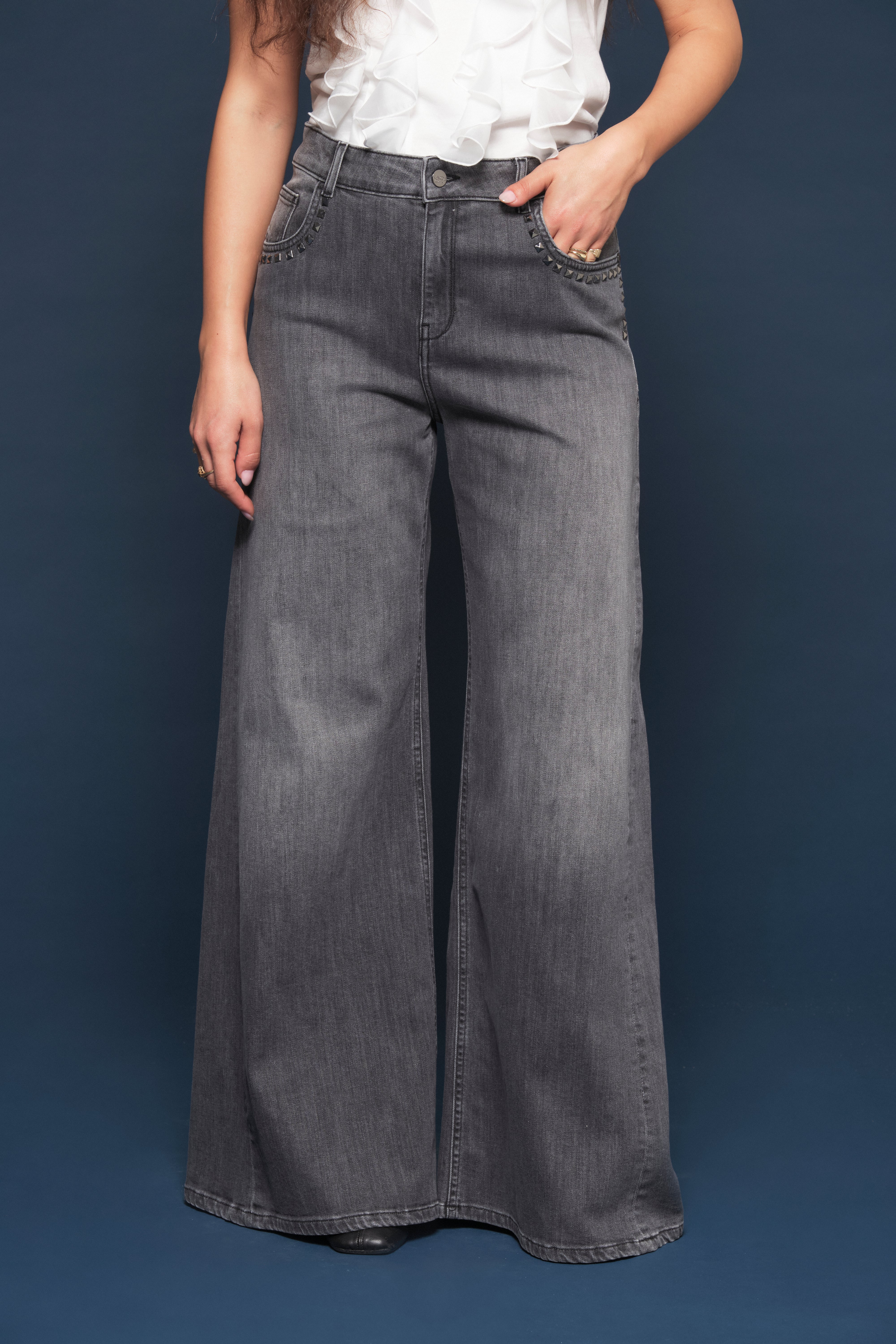Jeans wide leg nero délavé con borchie Kaos Denim