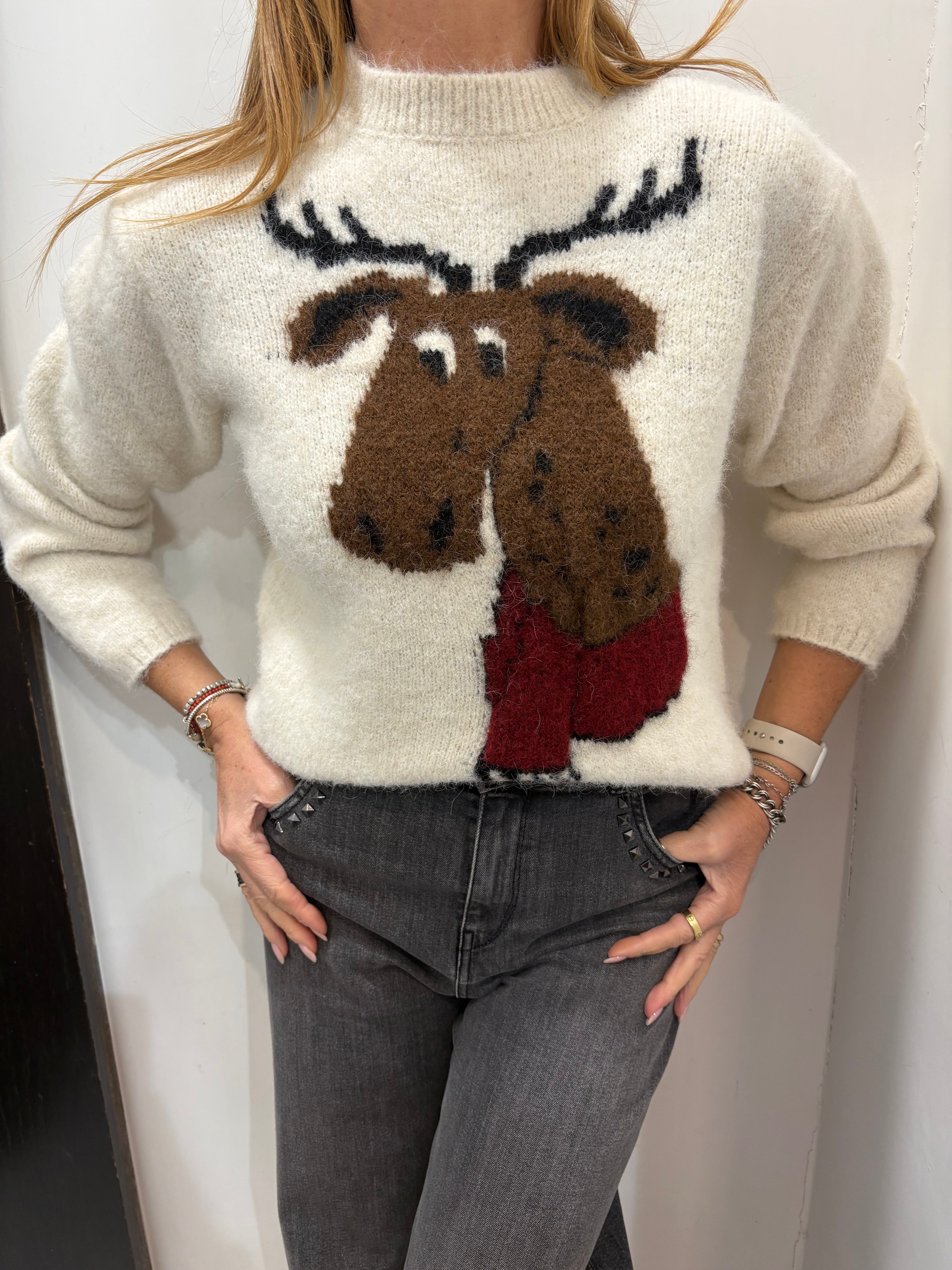 Maglia “Winter Moose” con ricamo alce e sciarpa
 Emisphere