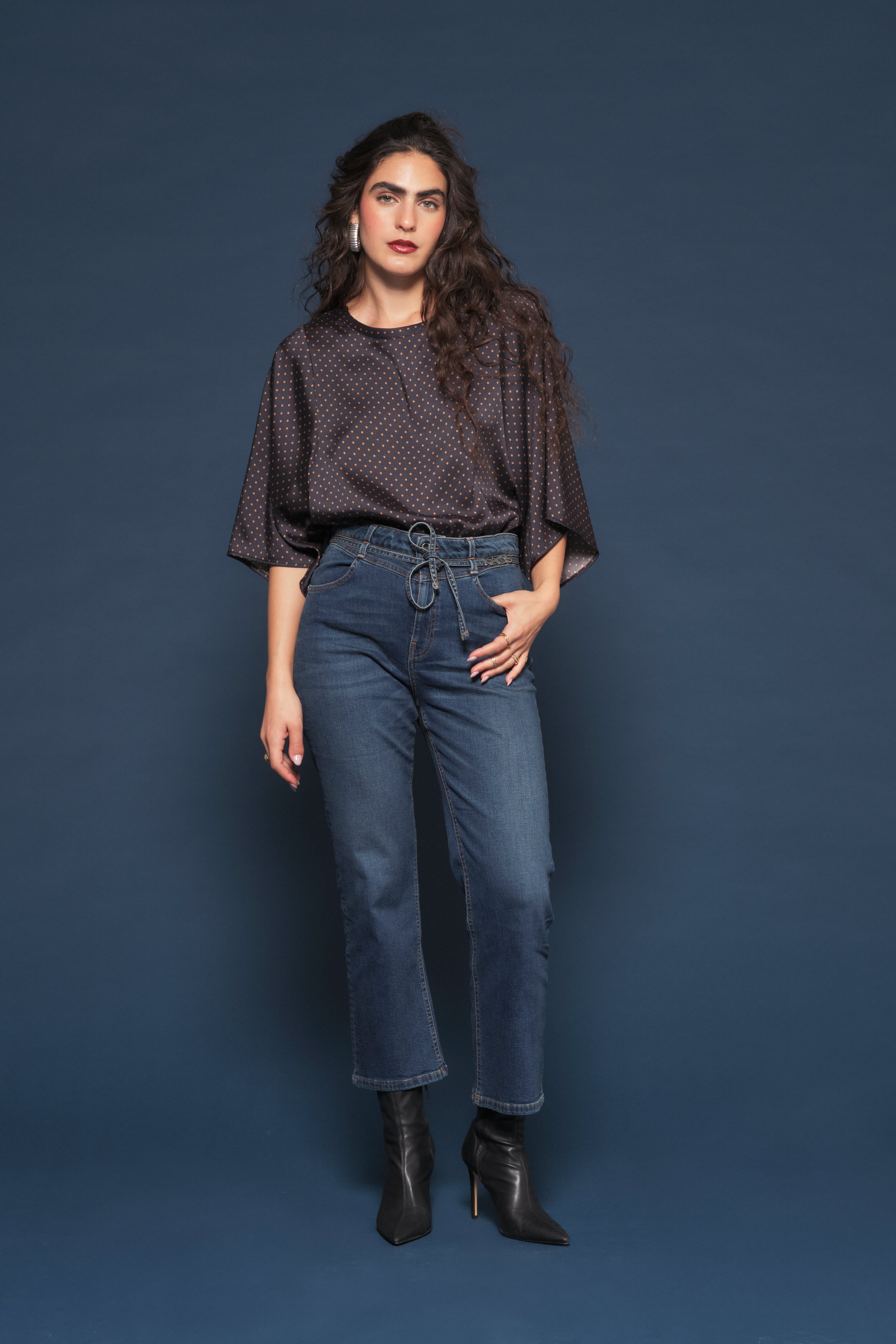 Jeans Boyfriend con cintura
 Kaos Denim