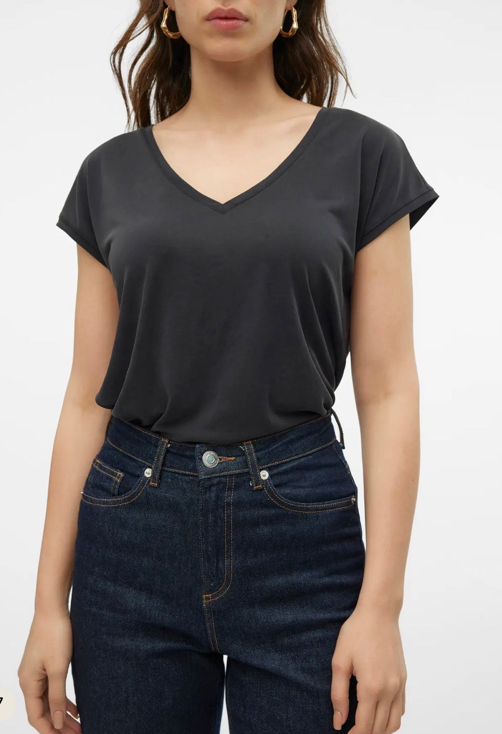 T-shirt scollo a V in modal Vero Moda