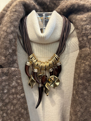 Collana multi-cordone con pendenti scultorei Emisphere