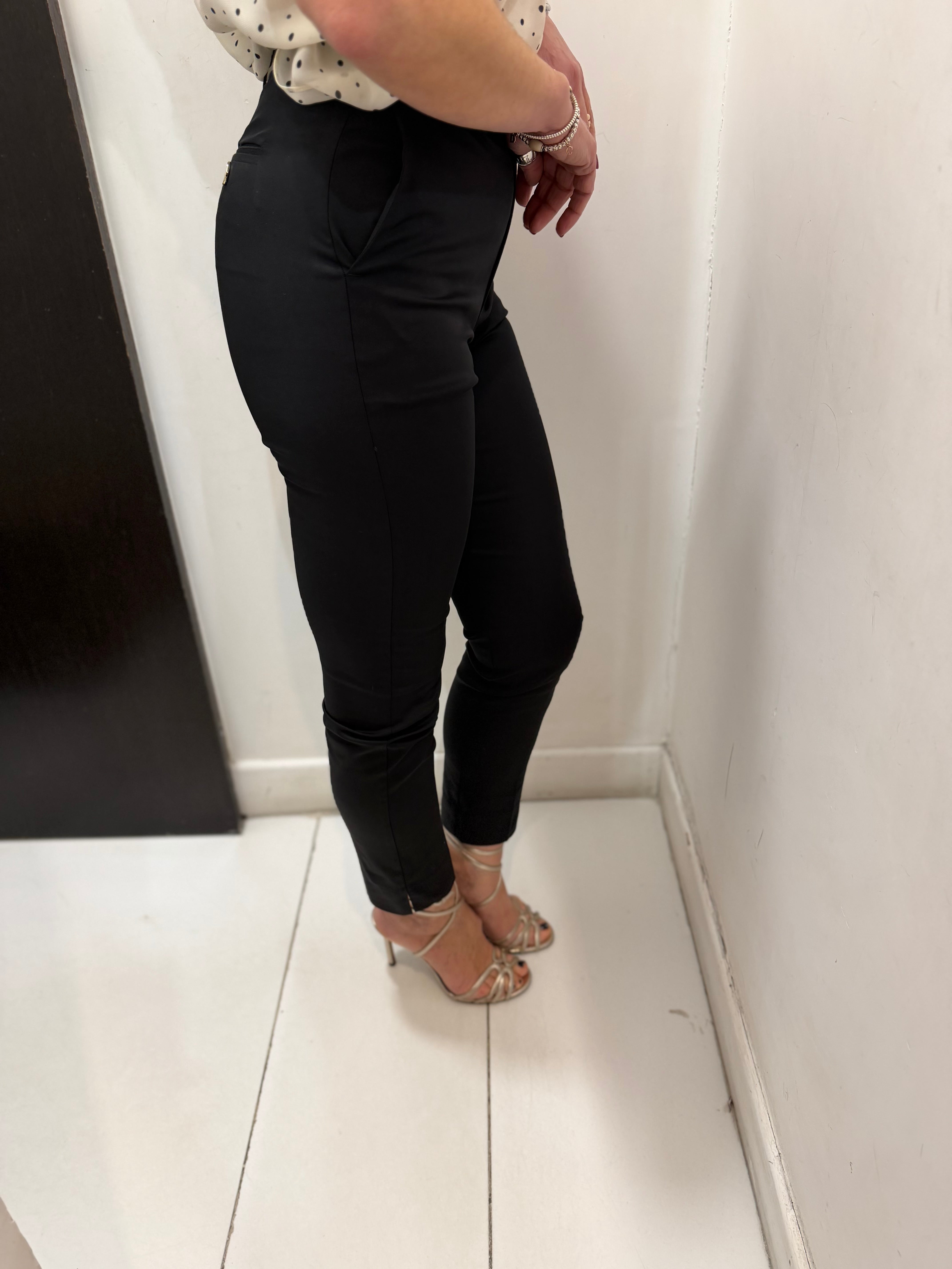 Pantalone con elastico interno e spacchetti Hanita