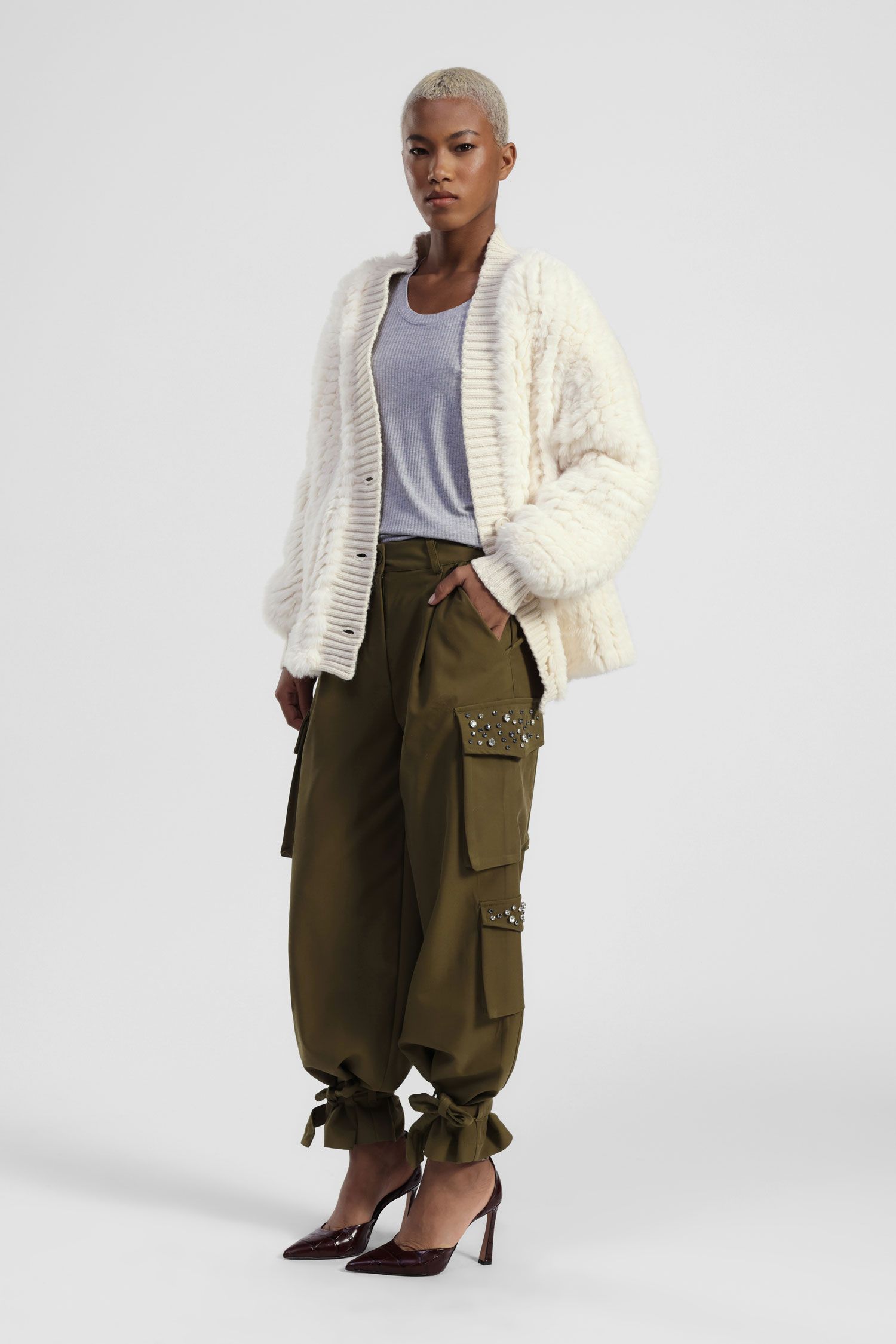 Pantalone cargo con tasche e applicazioni gioiello Dixie
