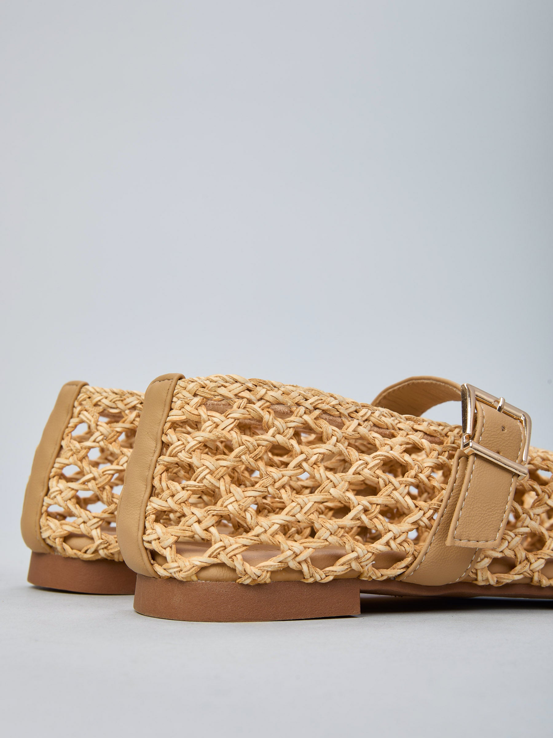 Ballerina in rafia Ovyè